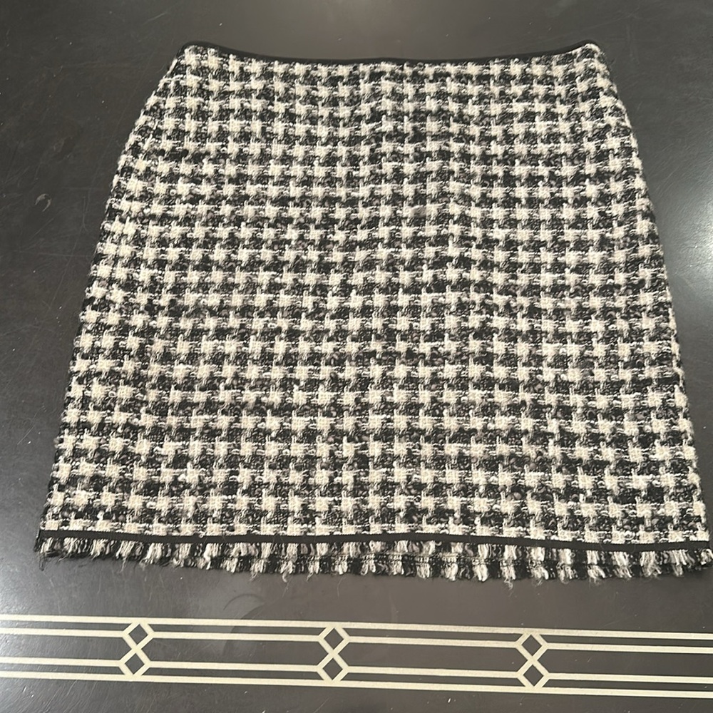🌺🌺🌺 NWT Classic Black and White Tweed Ann Taylor Skirt size 10
